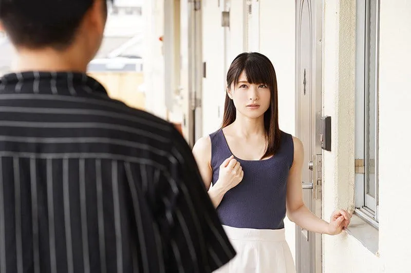 Cãi nhau với ông xã, người vợ ăn nằm với cậu thanh niên của quý xóm